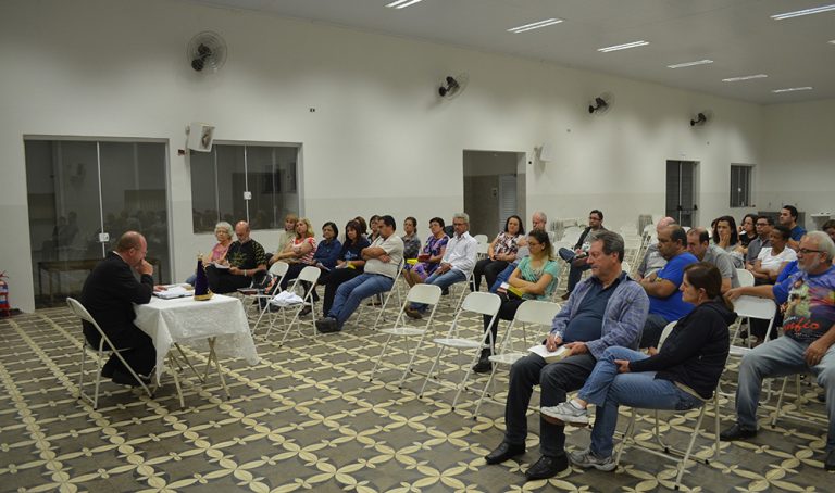 Leia mais sobre o artigo Catequese com o padre aborda a história do encontro da imagem de Nossa Senhora da Conceição Aparecida